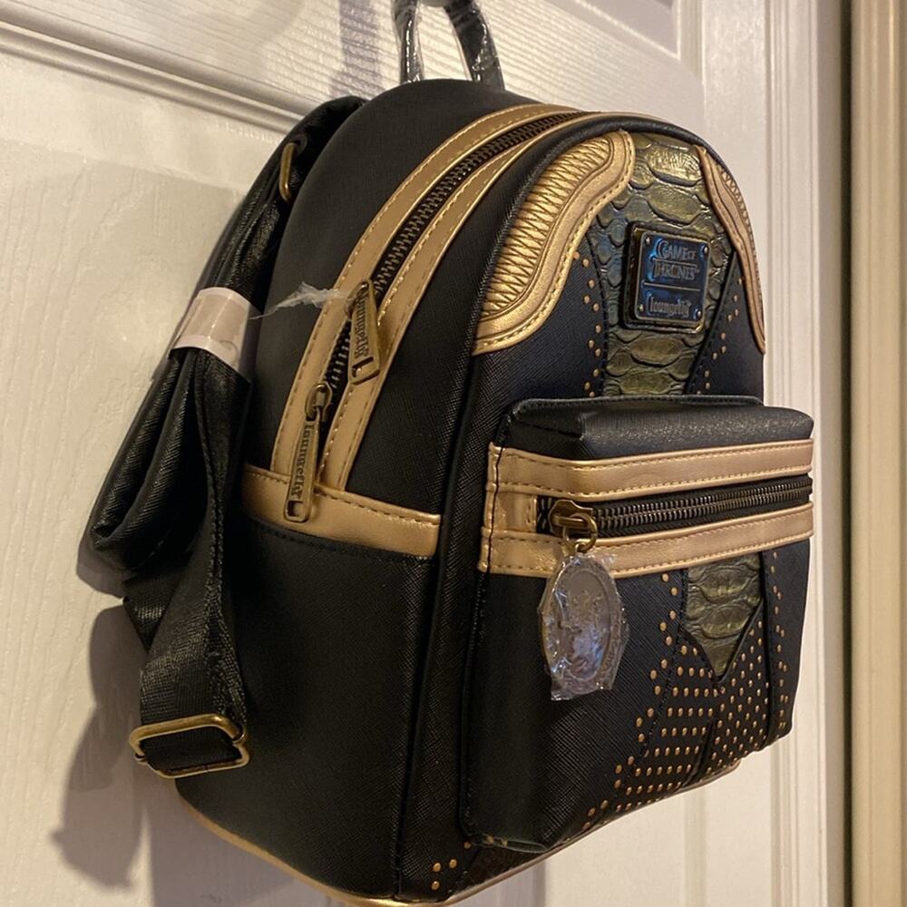 BNWT LOUNGEFLY Game of Thrones Queen Cersei Limited Editon Backpack - Picture 3 of 7